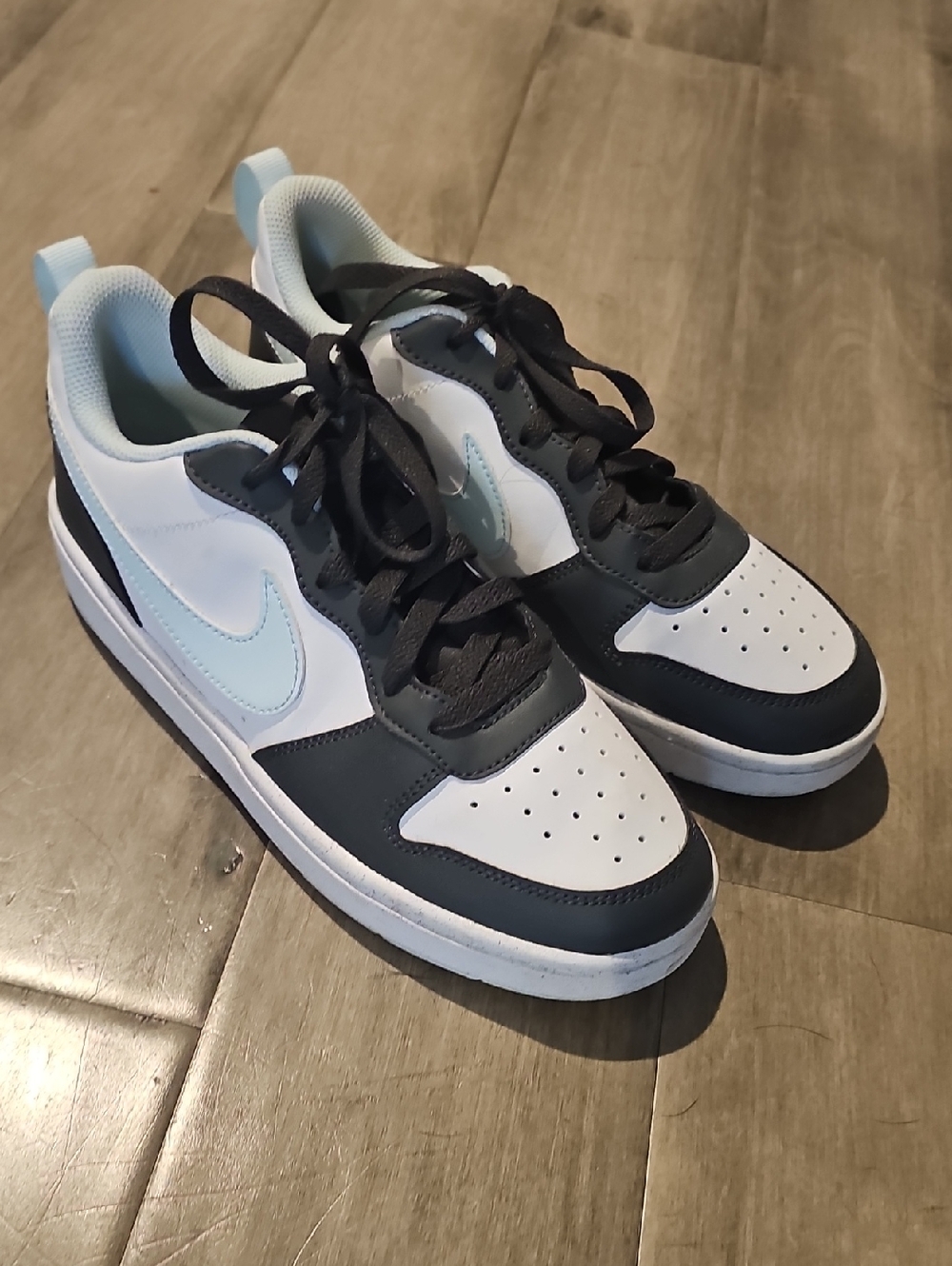 Nike Youth Low-Top  Sneakers - Grey, Light Blue and White